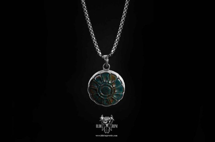 Picture of Lotus Necklace Model A