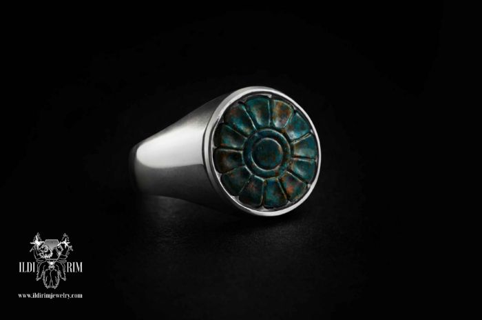 Picture of Lotus Necklace Model A