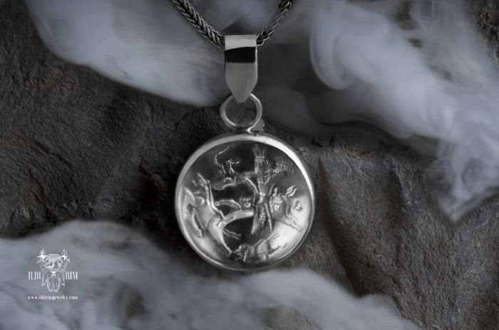 Picture of Shapur on a hunt necklace ( Sasanid necklace)